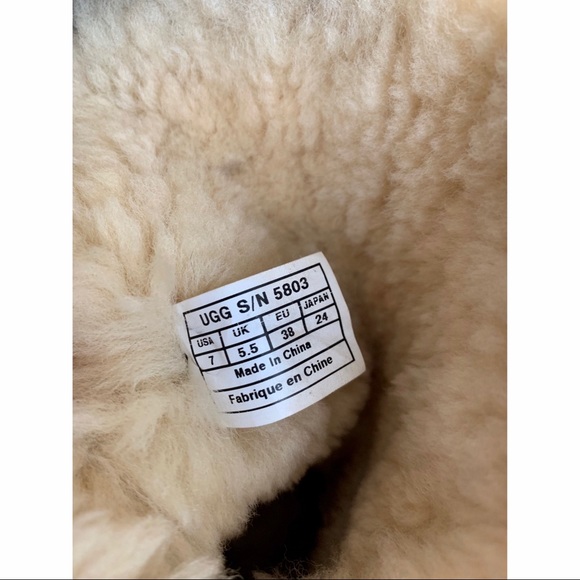 SOLD — UGG Bailey Button Boot - Picture 6 of 7